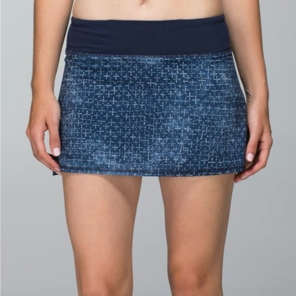 Lululemon Pace Setter Tenis Skirt Color: Navy Blue Cross inkwell Blue
Size 6